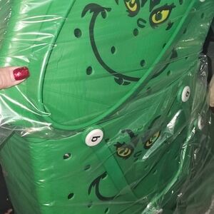 Grinch BOGG LIKE BAG. SIZE MED.